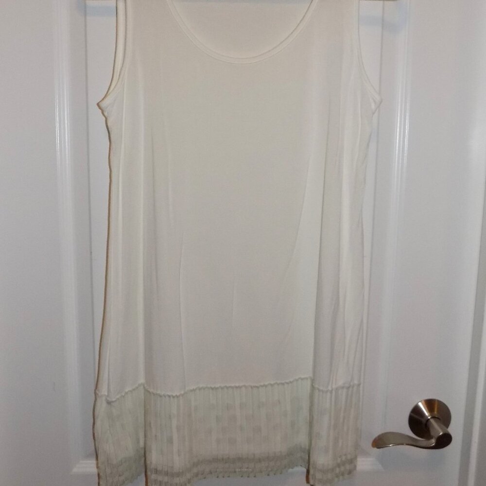 LOGO LAYERS Tank Top Medium Off-White Tulle Lace Hem Tunic Sleeveless Scoop Neck